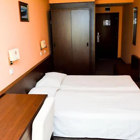 елица Hotel 3*