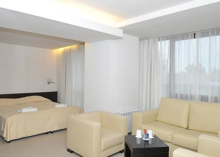 Szálloda елица