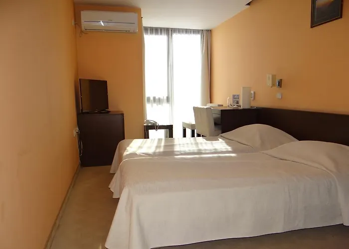 елица Szálloda 3*