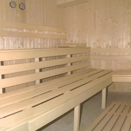 елица Szálloda 3*