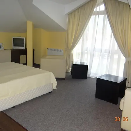 елица Szálloda 3*