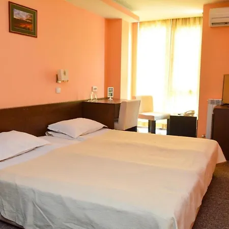 елица Szálloda 3*